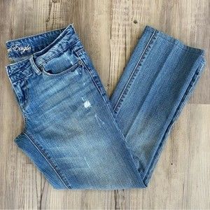American Eagle 77 Straight size 4 distressed petite low rise EUC